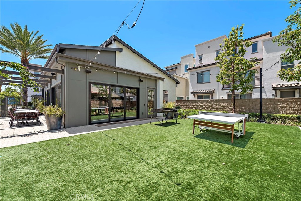 527 S Motif Street Property Photo 27
