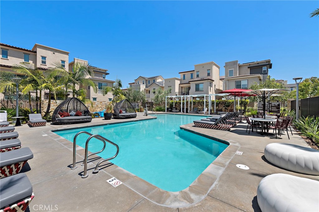 527 S Motif Street Property Photo 29