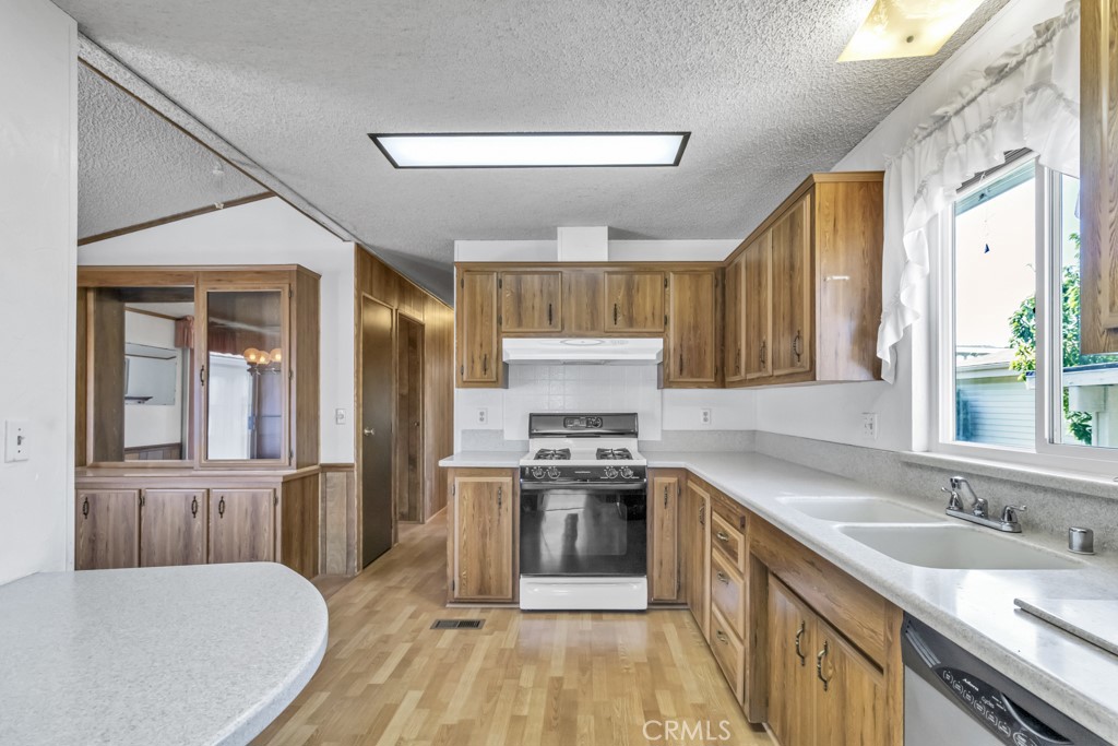 3800 W Wilson Street 65 Property Photo 12