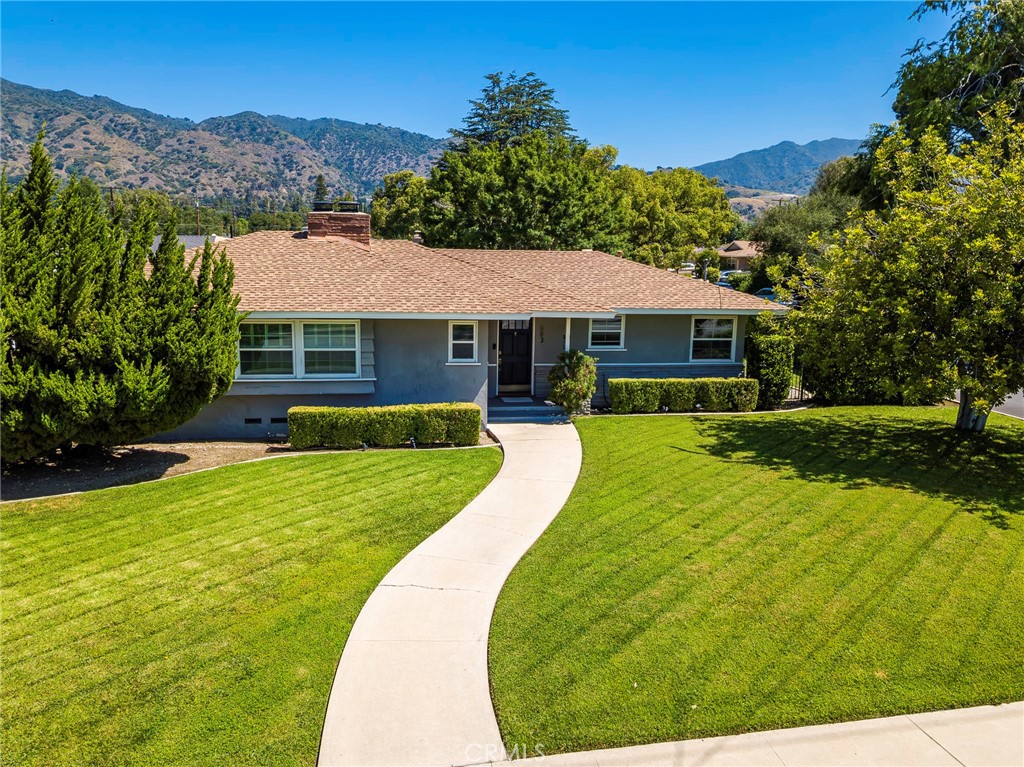 883 E Leadora Avenue Property Photo 1