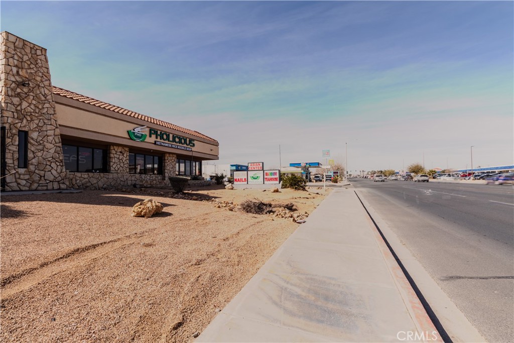 15825 Main Street Property Photo 6