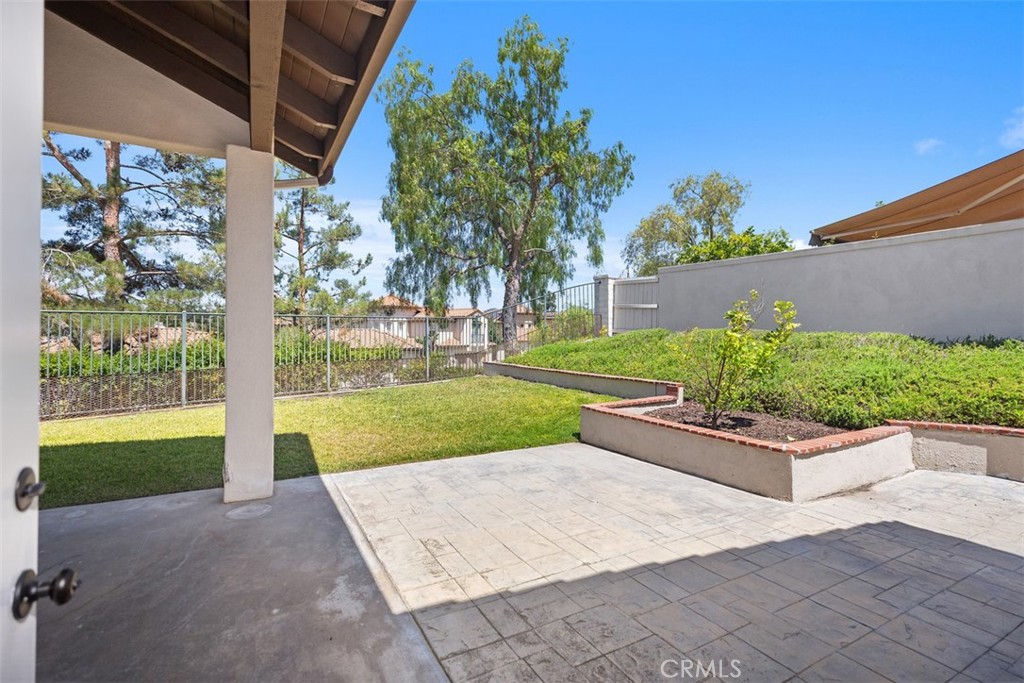 17 Yale Court Property Photo 28