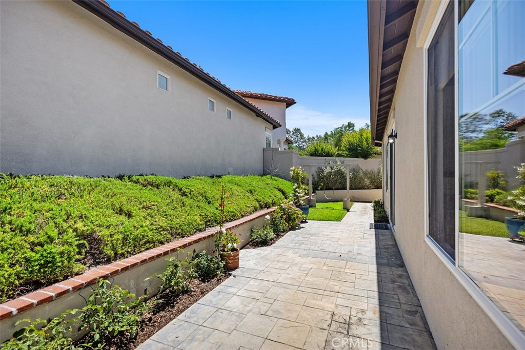 17 Yale Court Property Photo 32