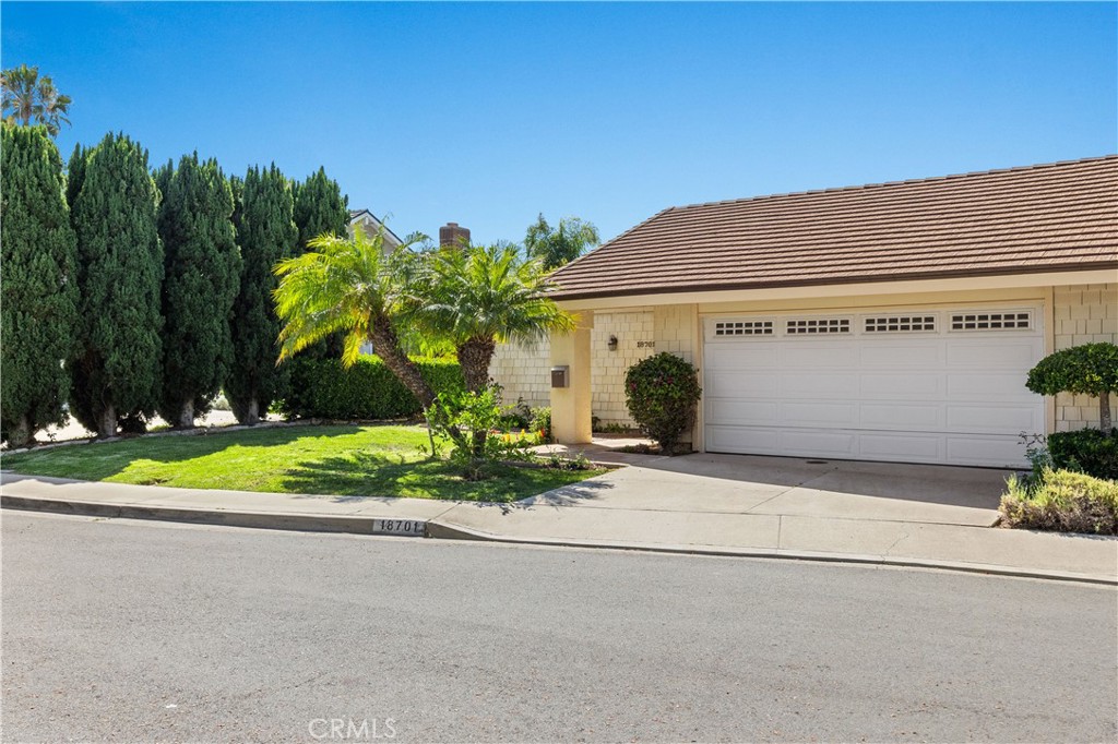 18701 Paseo Cortez Property Photo 2