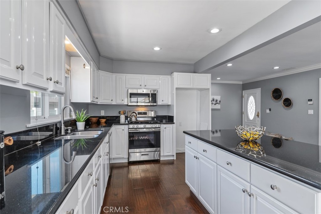 5337 Canehill Avenue Property Photo 10