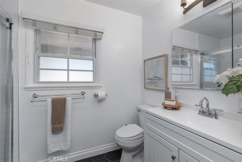 5337 Canehill Avenue Property Photo 24