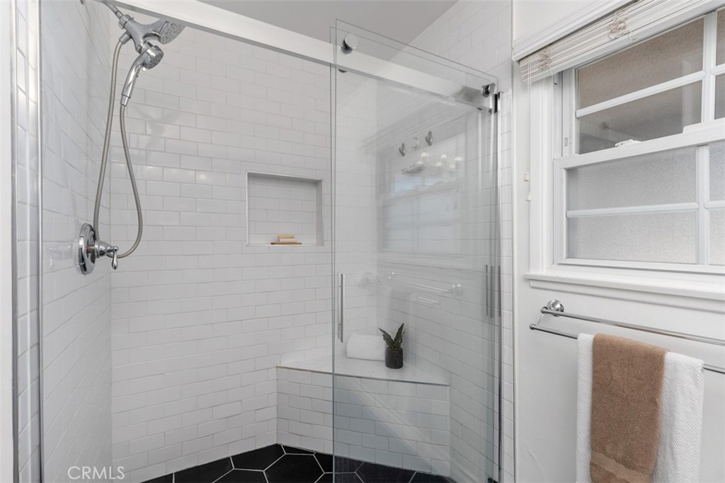 5337 Canehill Avenue Property Photo 25