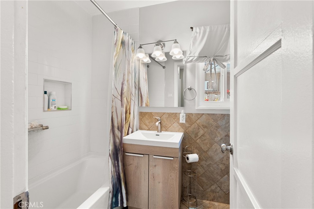 308 Flower Street Property Photo 17