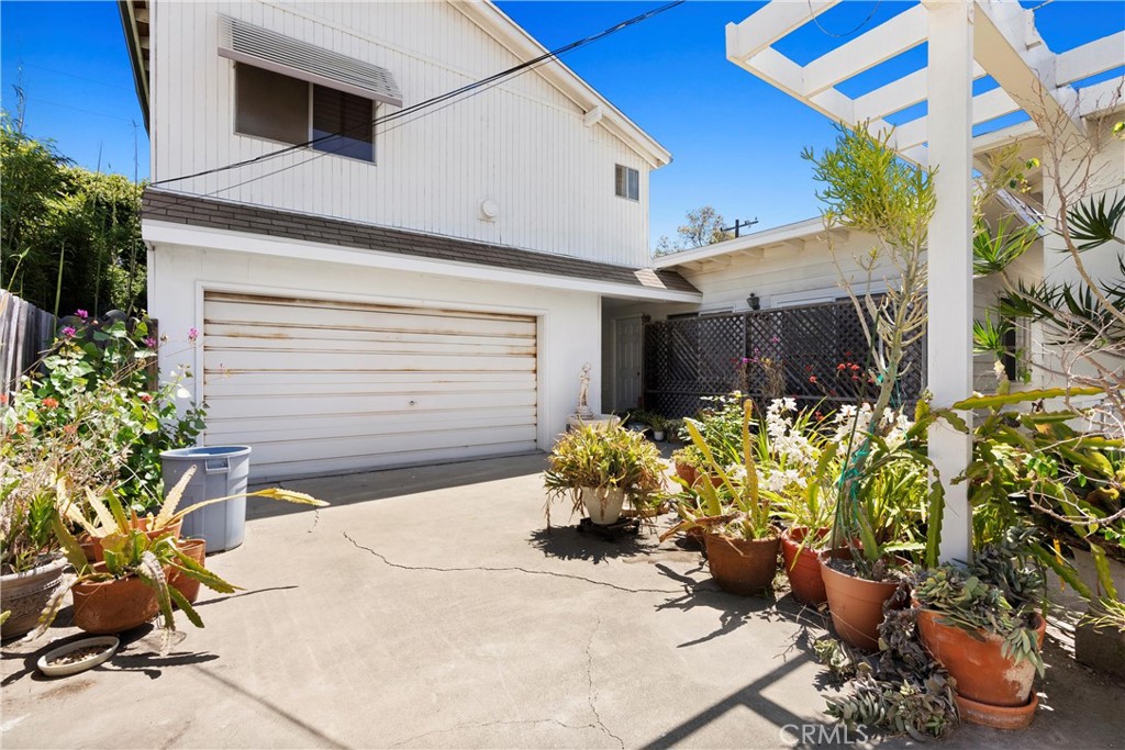 308 Flower Street Property Photo 22