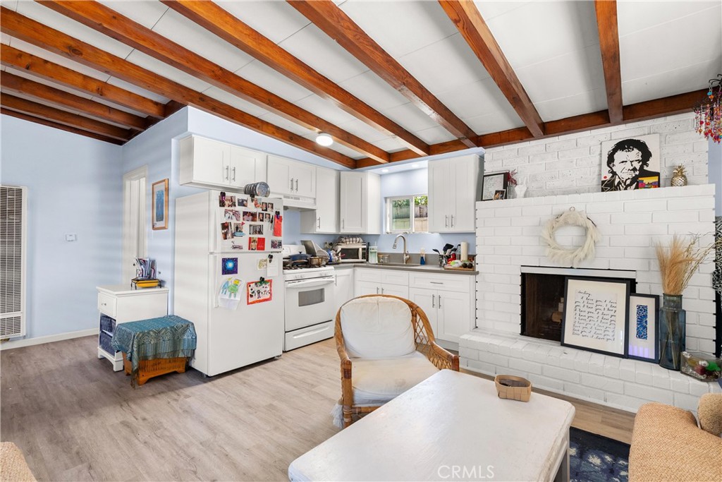 308 Flower Street Property Photo 25