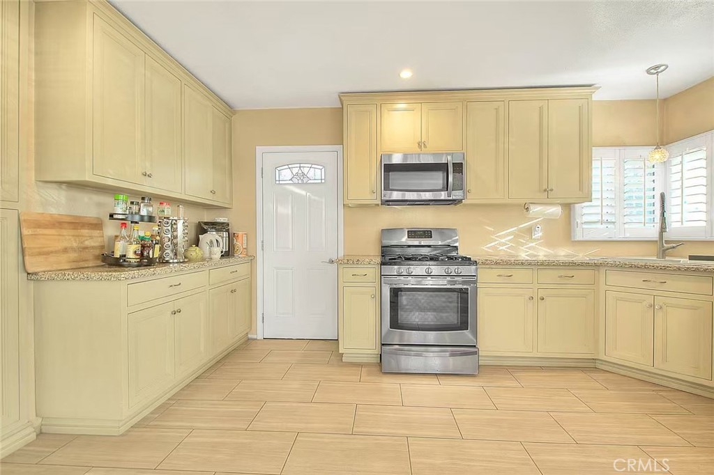 6442 Raymond Avenue Property Photo 12