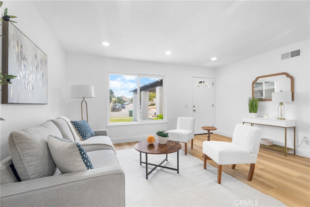 14871 Pinehaven Road Property Photo 4