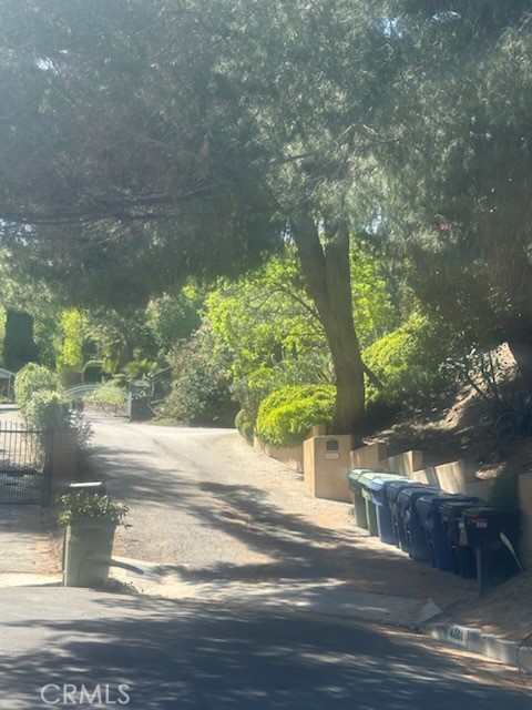 4551 Lindley Ave Property Photo 6