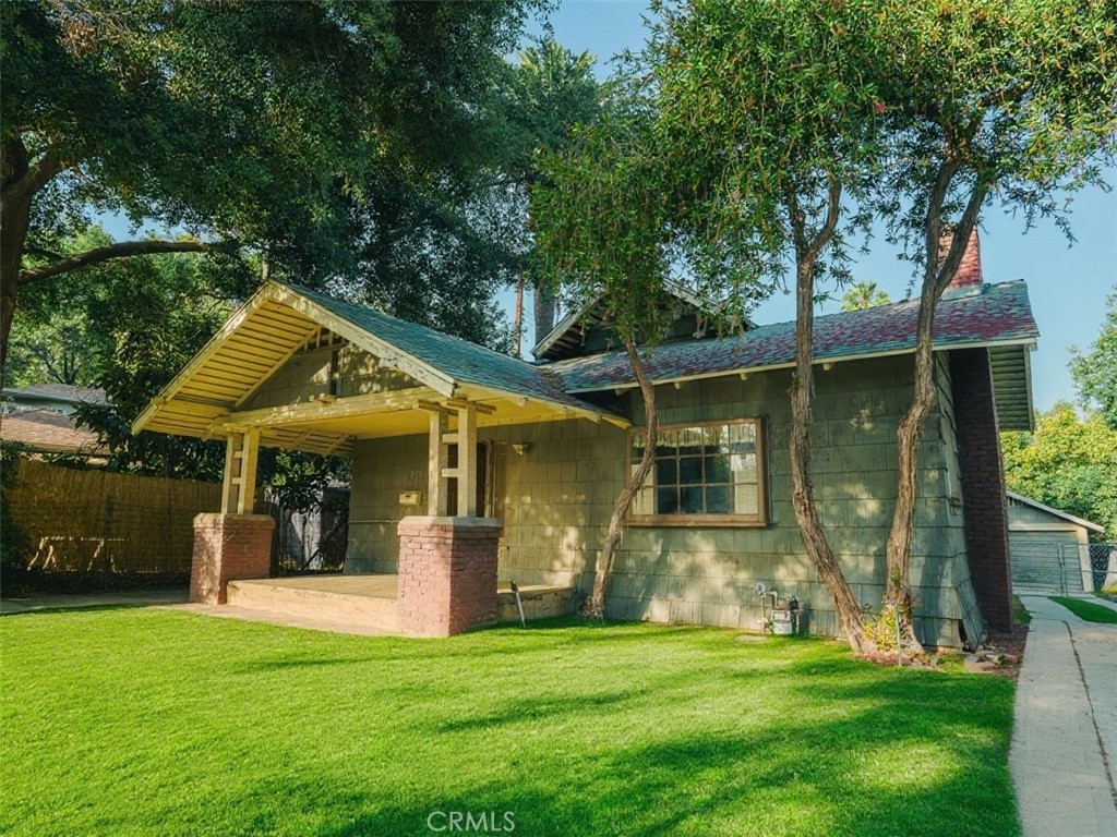 216 Fairview Avenue