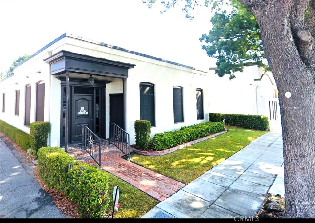 2511 Huntington Drive Property Photo 1