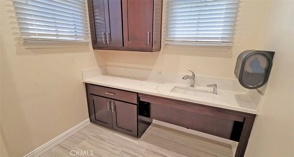 2511 Huntington Drive Property Photo 6