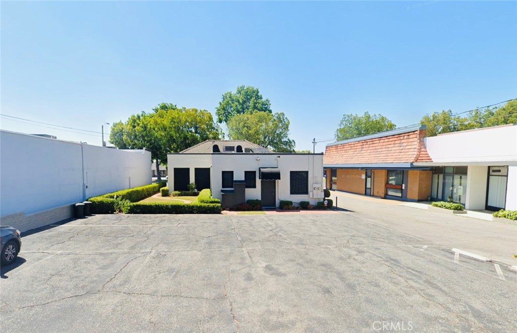 2511 Huntington Drive Property Photo 8