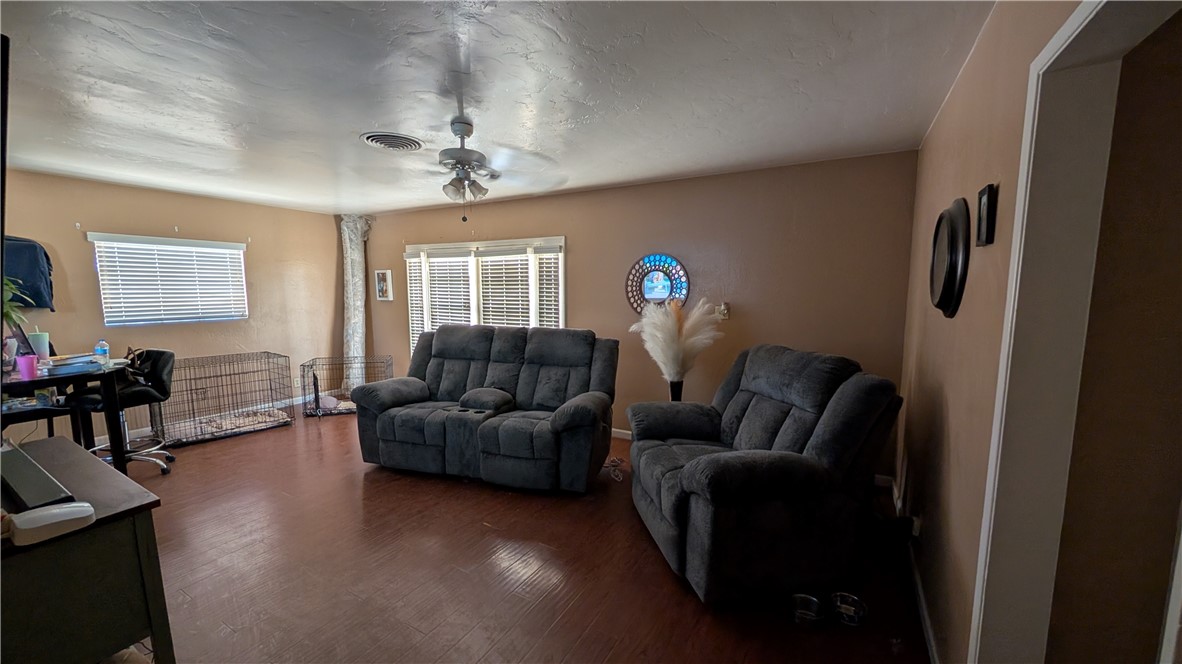 410 N Lovekin Boulevard Property Photo 2