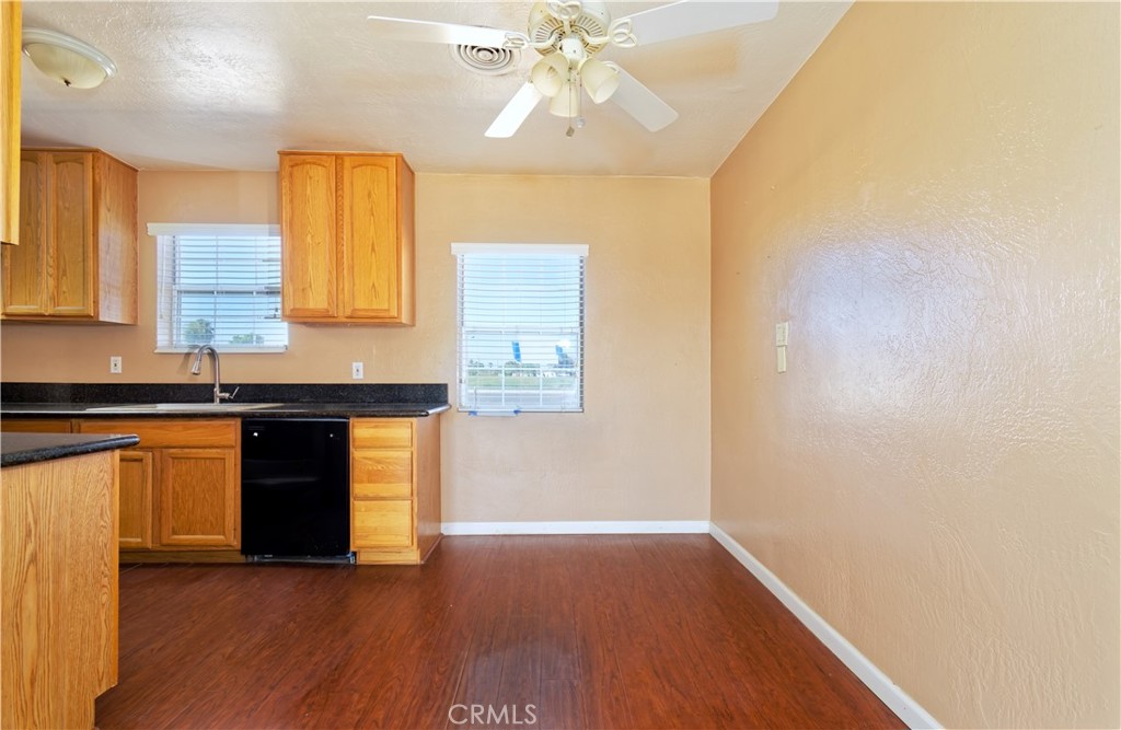 410 N Lovekin Boulevard Property Photo 2
