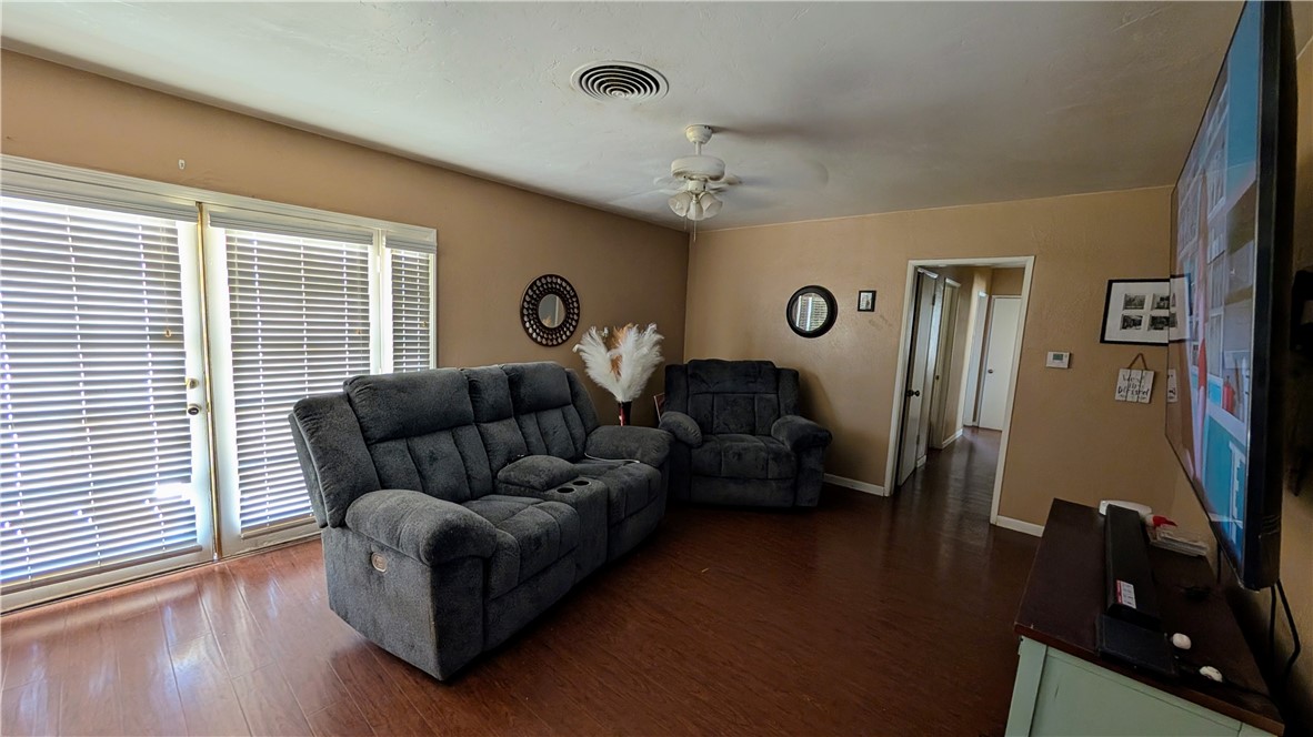 410 N Lovekin Boulevard Property Photo 3