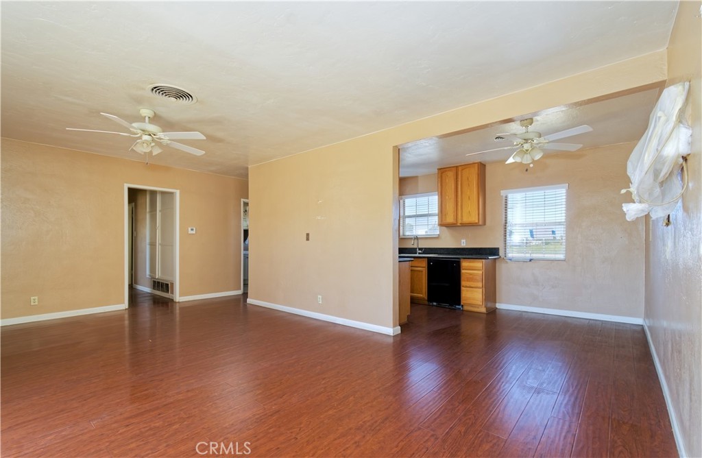 410 N Lovekin Boulevard Property Photo 7