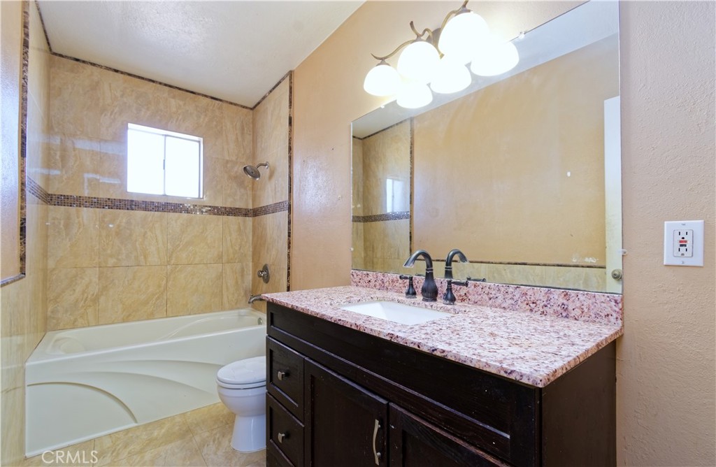 410 N Lovekin Boulevard Property Photo 8