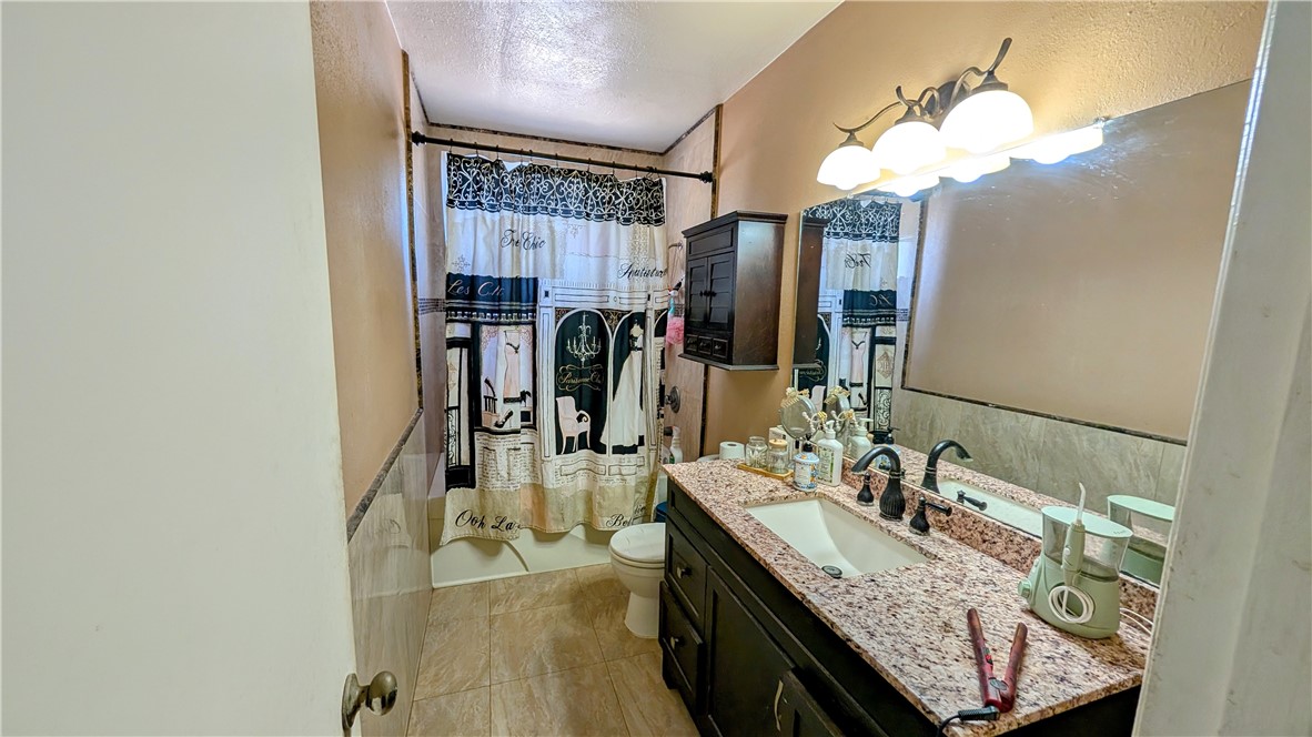 410 N Lovekin Boulevard Property Photo 9