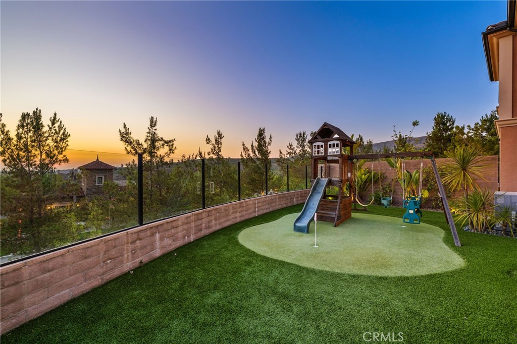 168 Bellini Property Photo 1