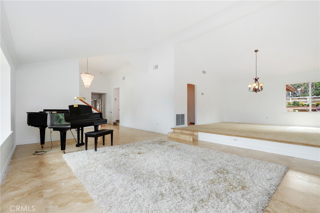 10702 Beechwood Drive Property Photo 7