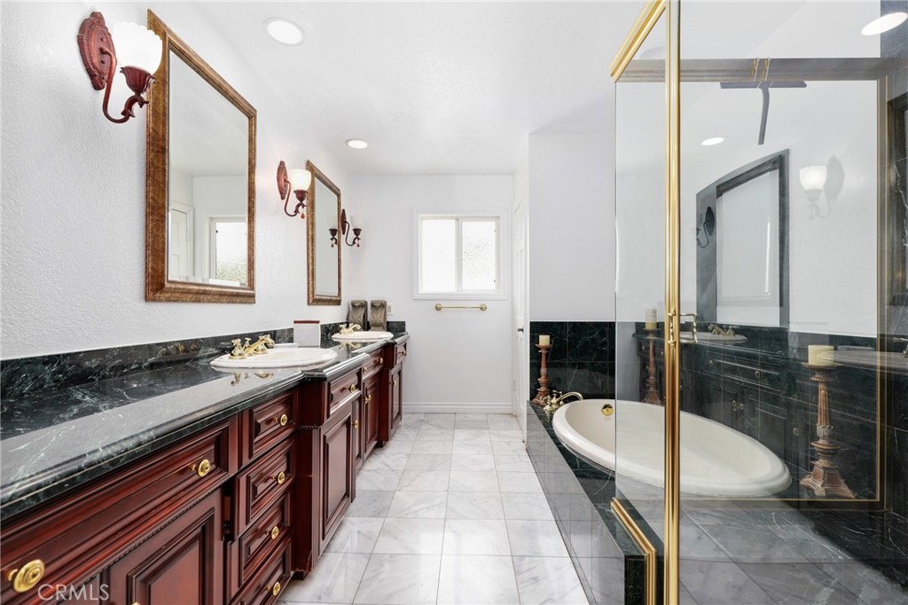 10702 Beechwood Drive Property Photo 31