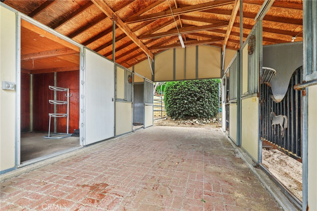 10702 Beechwood Drive Property Photo 42