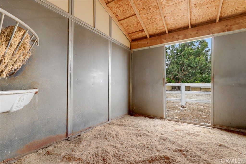 10702 Beechwood Drive Property Photo 43