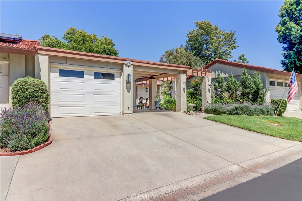 3205 Via Buena B Property Photo 1