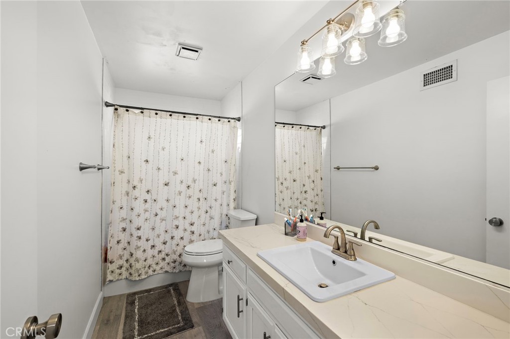 4292 Howard Avenue Property Photo 11