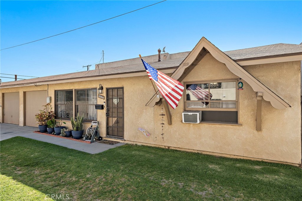4292 Howard Avenue Property Photo 14