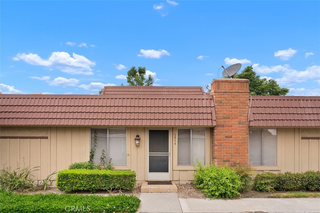 6814 Southampton Drive Property Photo 1