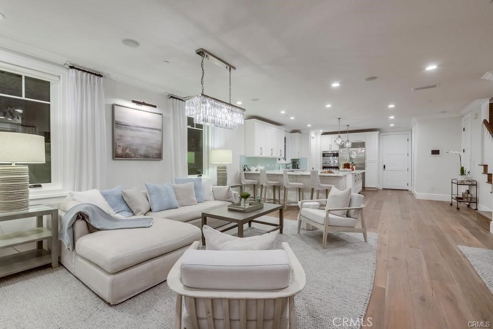 1508 E Balboa Boulevard Property Photo 5