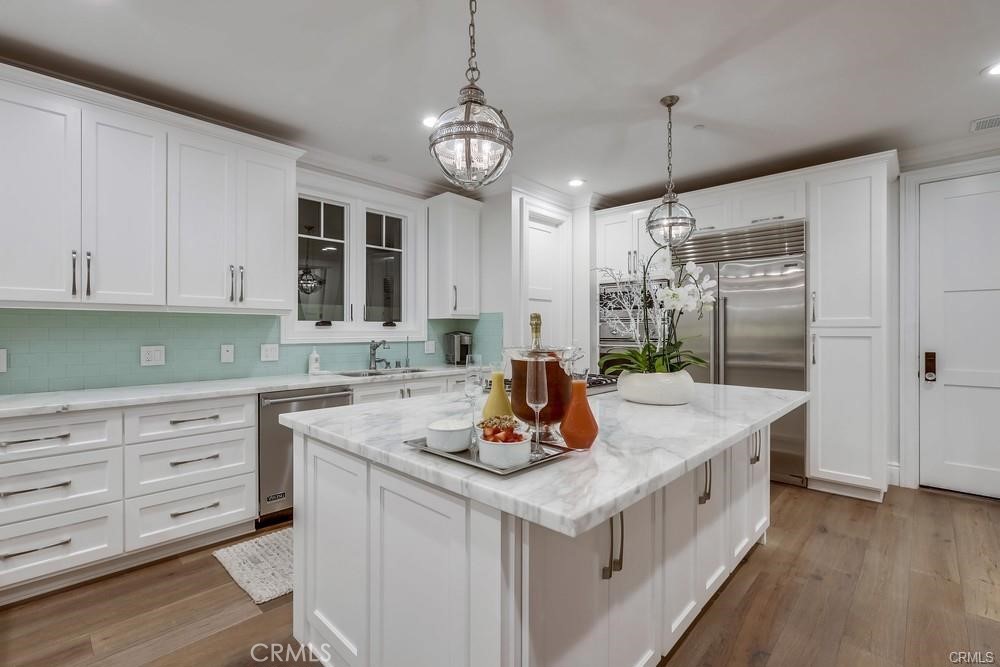 1508 E Balboa Boulevard Property Photo 7