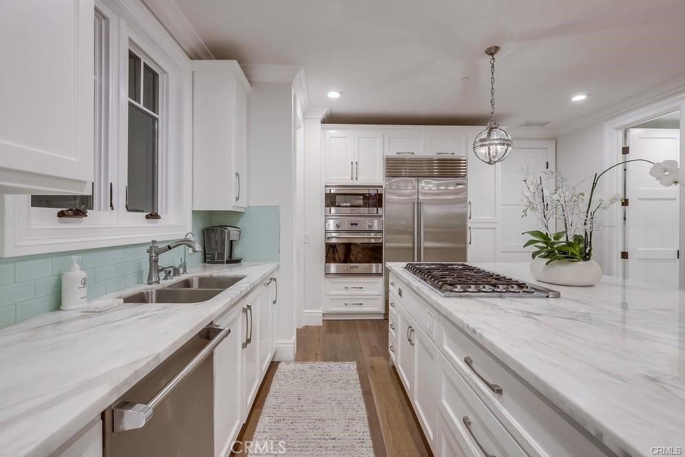 1508 E Balboa Boulevard Property Photo 9