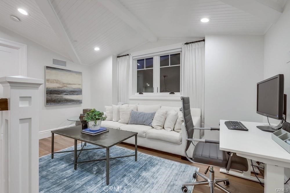 1508 E Balboa Boulevard Property Photo 19