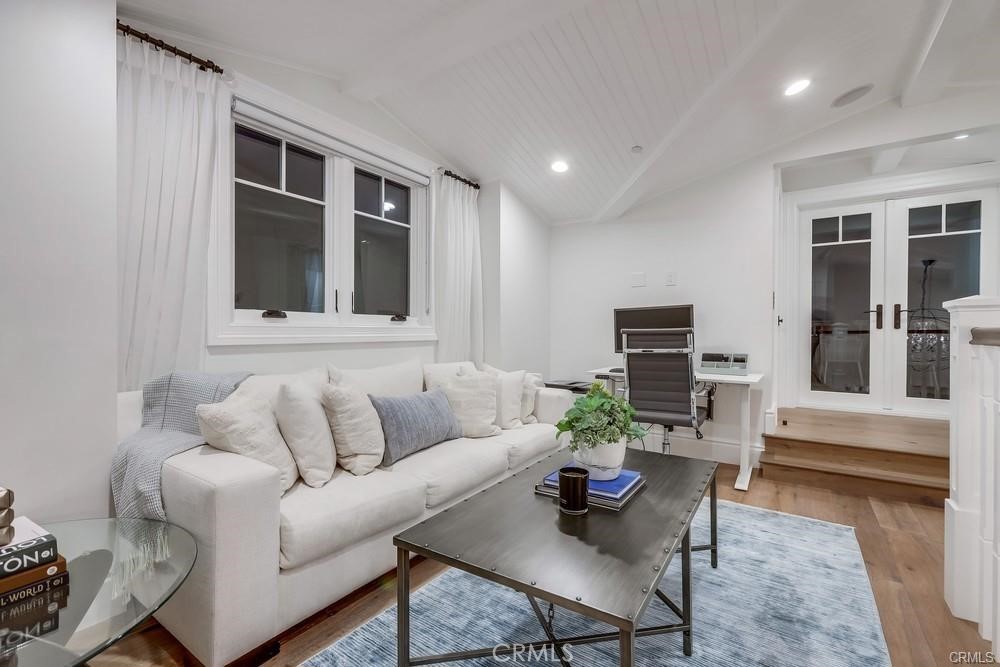 1508 E Balboa Boulevard Property Photo 20