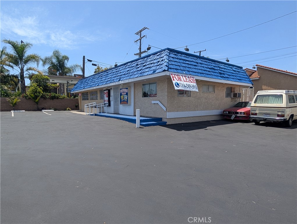 17781 Beach Boulevard Property Photo 4