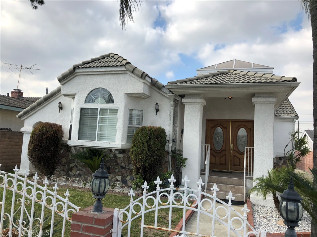 12917 Sandy Lane Property Photo 1