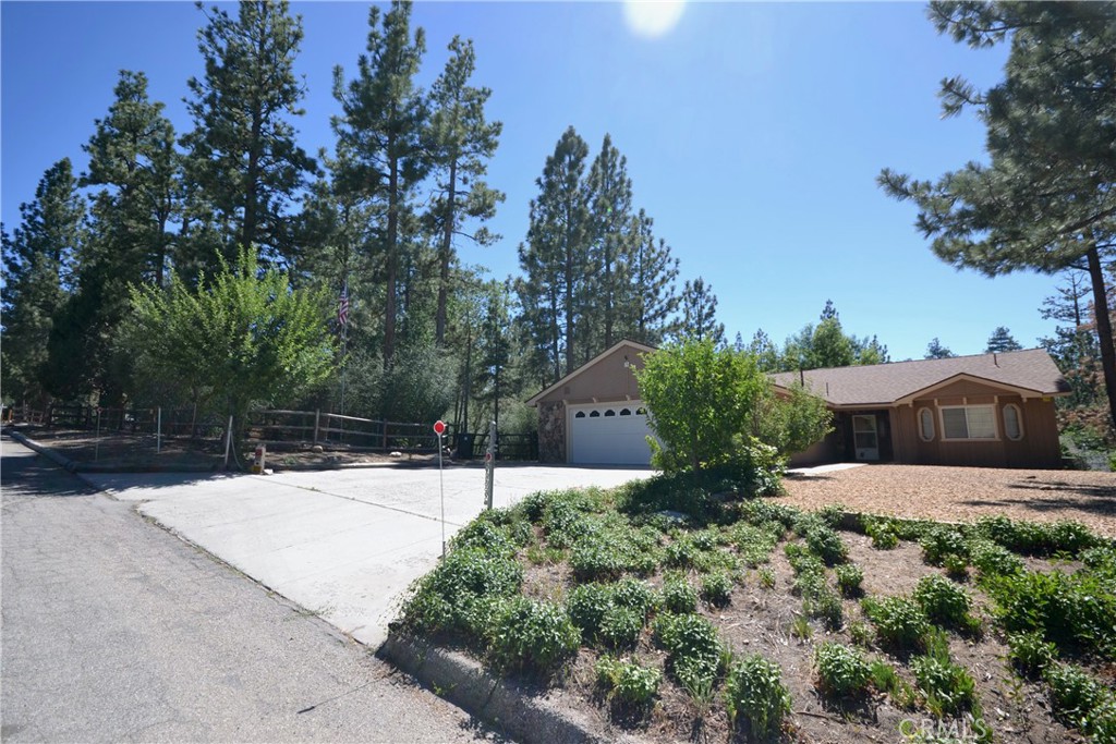 899 Mcalister Road Property Photo 1