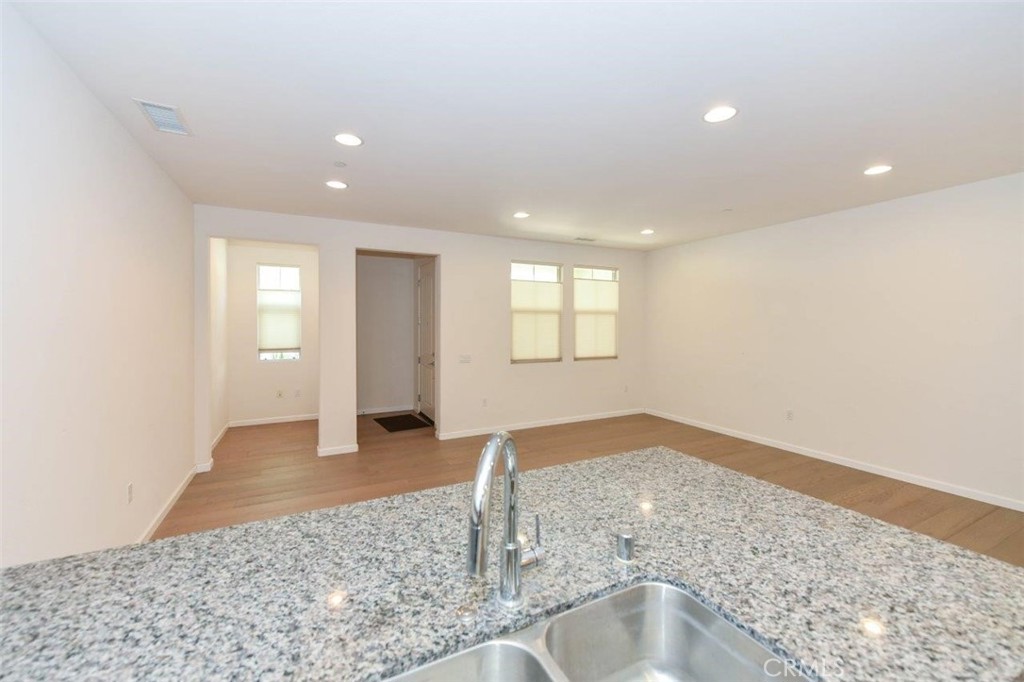 1012 El Paseo Property Photo 9