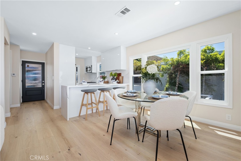 2961 Rounsevel Property Photo 5