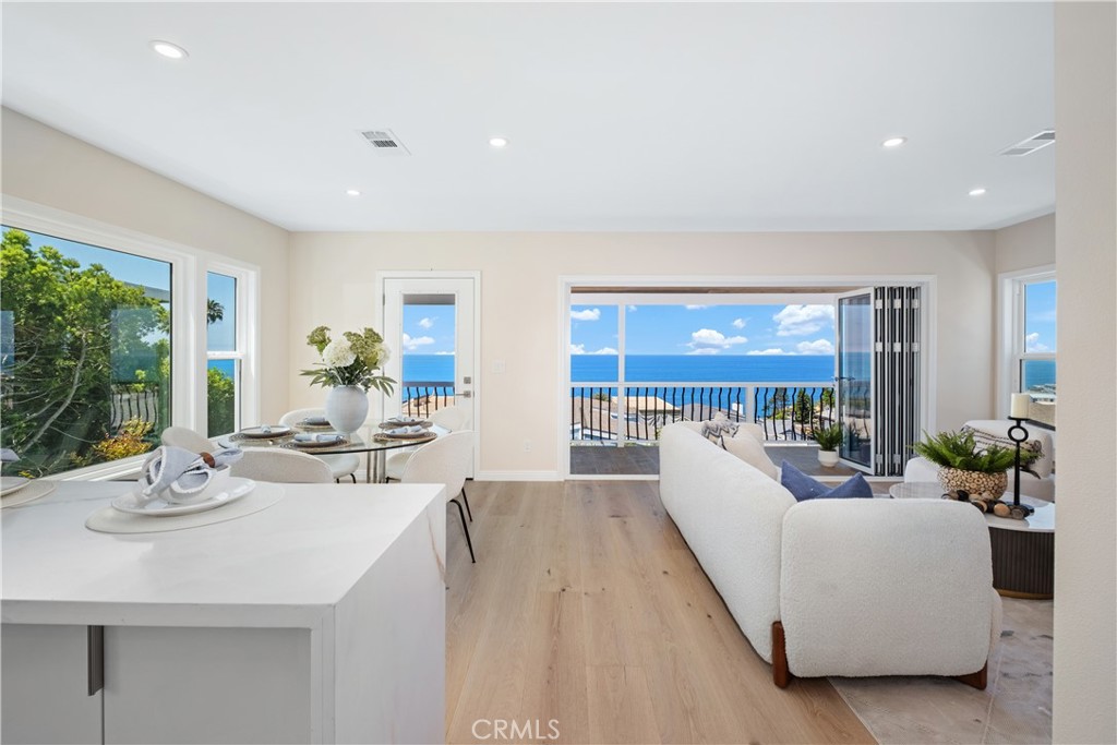 2961 Rounsevel Property Photo 6