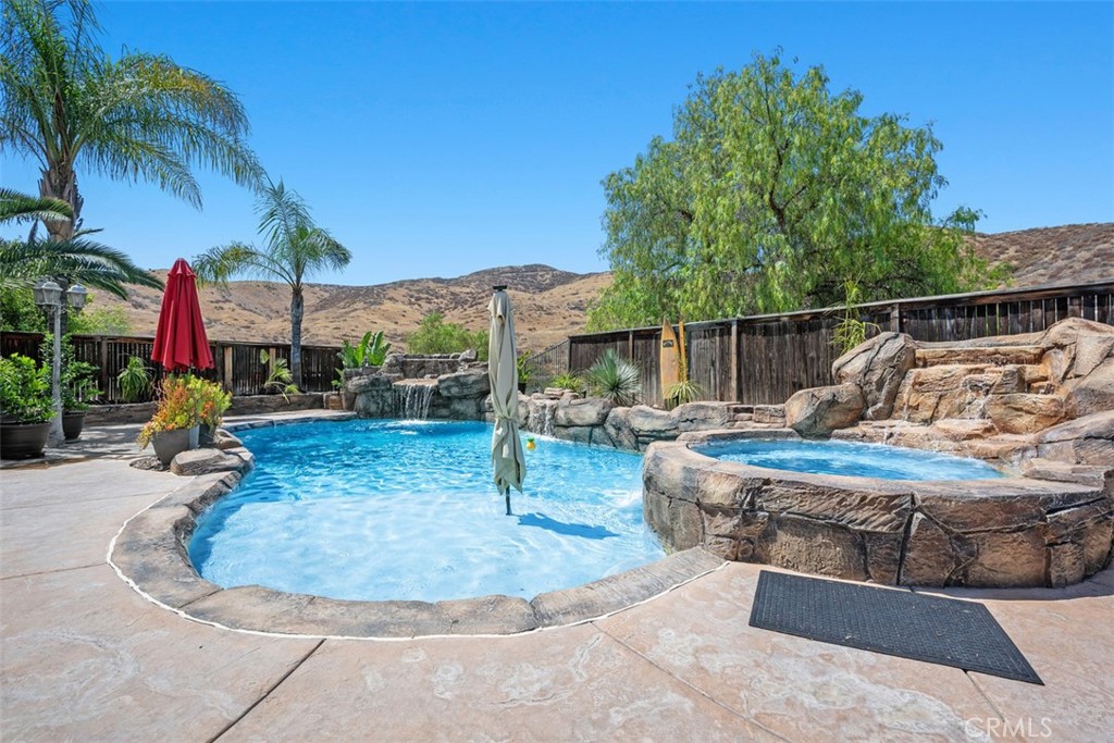 185 Alabaster Loop Property Photo 1
