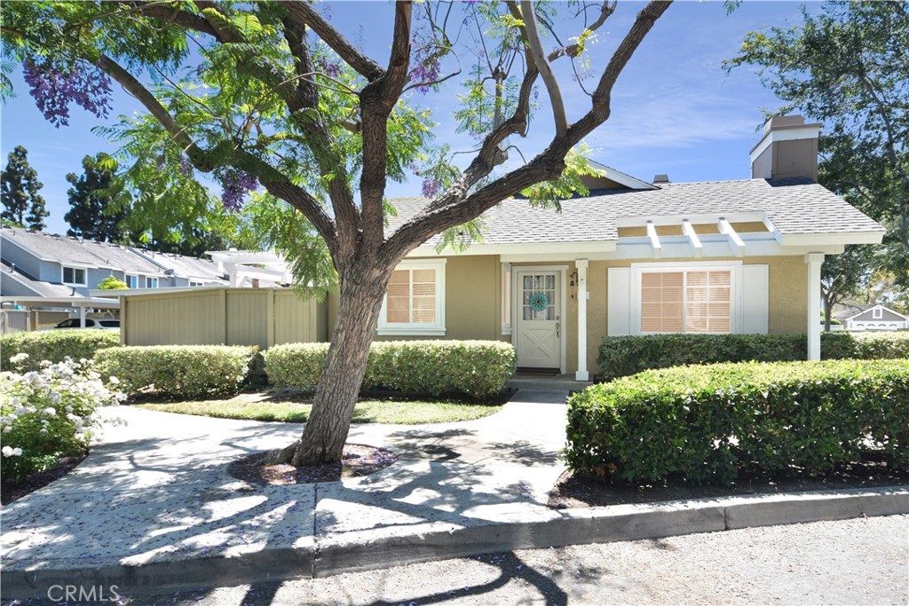 65 Thicket Property Photo 1
