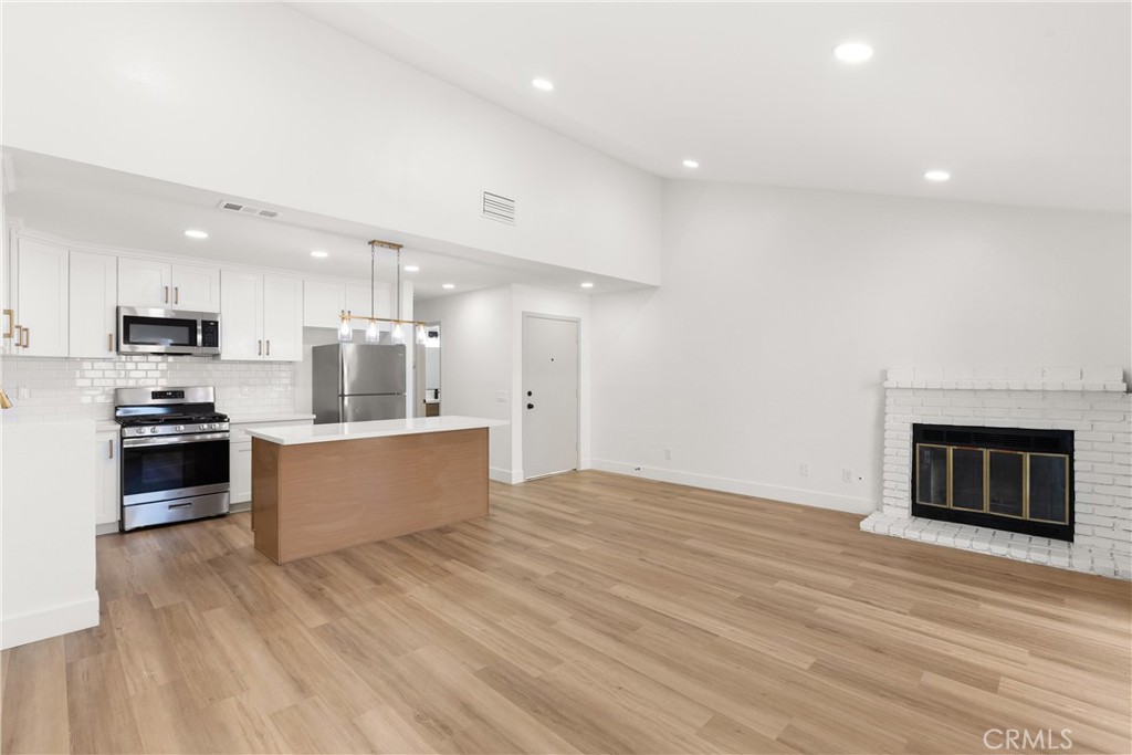 87 Tennessee Street C Property Photo 8
